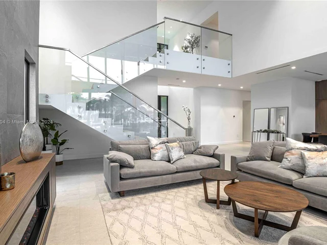 1537 SE 13th St, Fort Lauderdale FL 33316