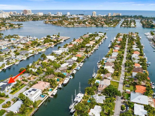 1537 SE 13th St, Fort Lauderdale FL 33316