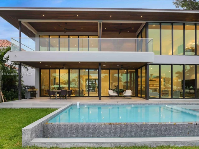 1537 SE 13th St, Fort Lauderdale FL 33316