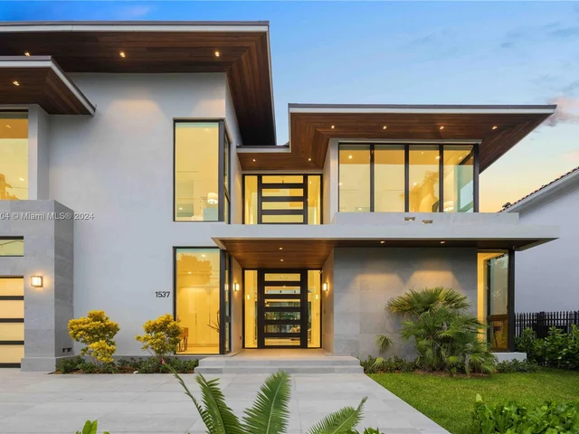 1537 SE 13th St, Fort Lauderdale FL 33316