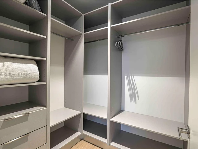 1537 SE 13th St, Fort Lauderdale FL 33316