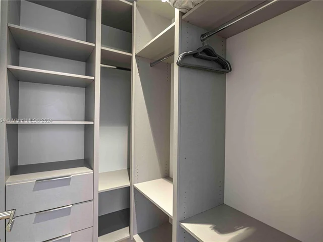 1537 SE 13th St, Fort Lauderdale FL 33316