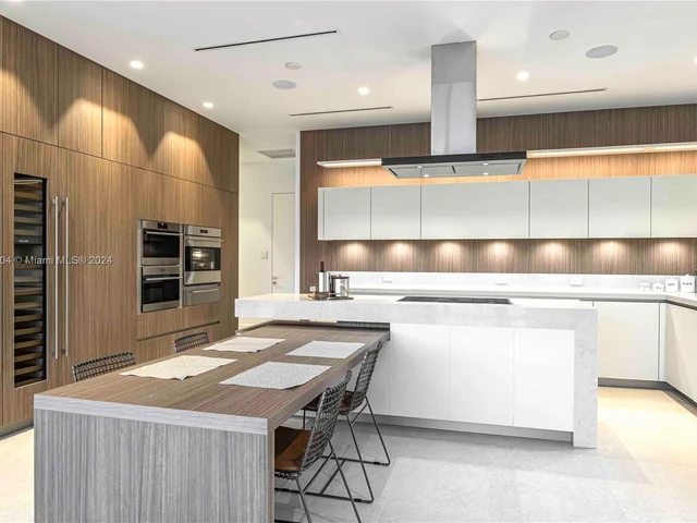 1537 SE 13th St, Fort Lauderdale FL 33316