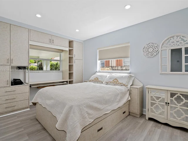 804 SE 6th Ct, Fort Lauderdale FL 33301