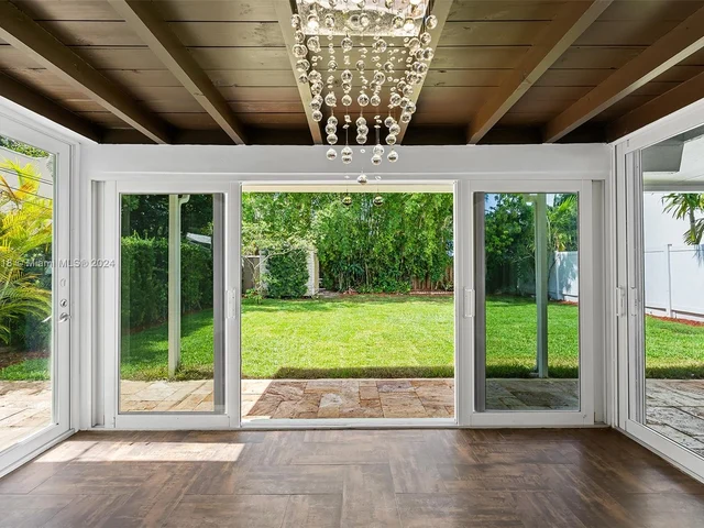 804 SE 6th Ct, Fort Lauderdale FL 33301