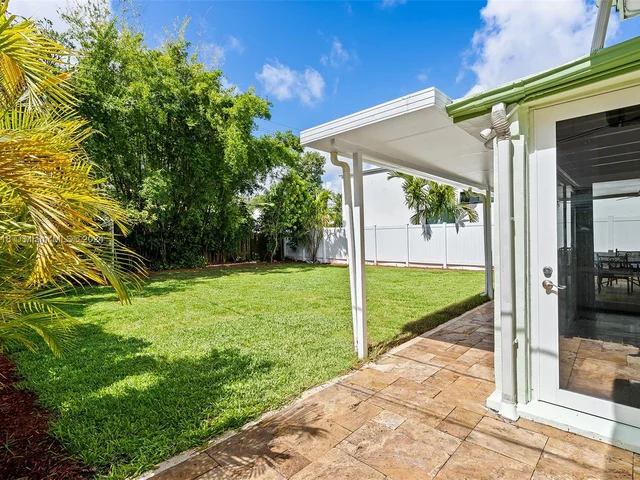 804 SE 6th Ct, Fort Lauderdale FL 33301