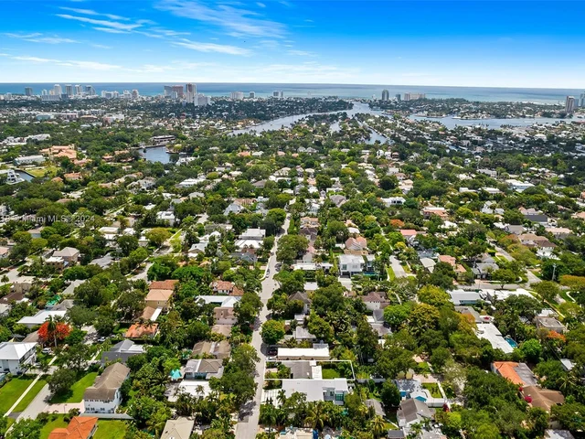 804 SE 6th Ct, Fort Lauderdale FL 33301