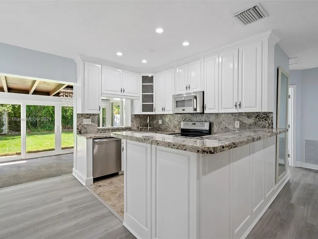 804 SE 6th Ct, Fort Lauderdale FL 33301