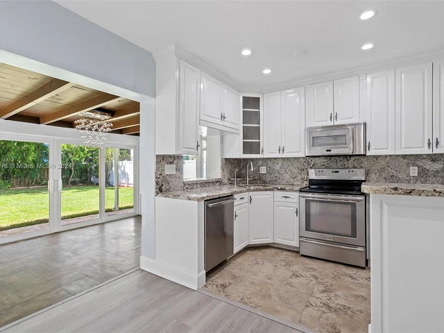 804 SE 6th Ct, Fort Lauderdale FL 33301