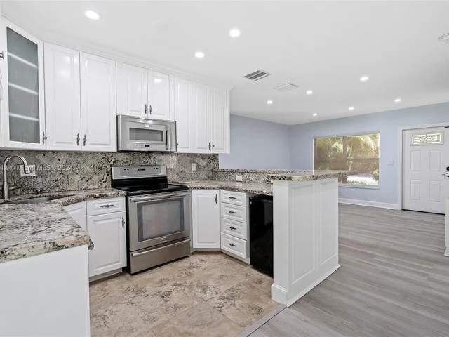 804 SE 6th Ct, Fort Lauderdale FL 33301