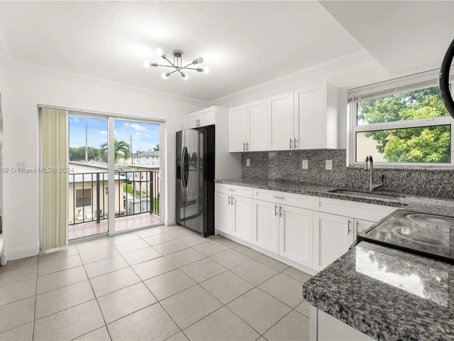 10815 SW 4th St # 12, Sweetwater FL 33174