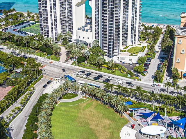 19333 Collins Ave, Sunny Isles Beach FL 33160