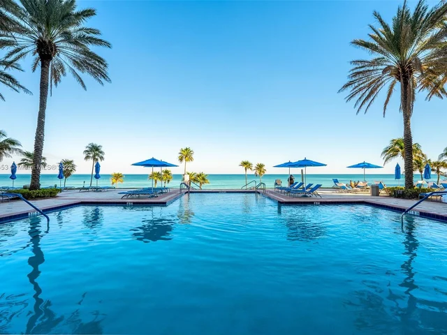 19333 Collins Ave, Sunny Isles Beach FL 33160