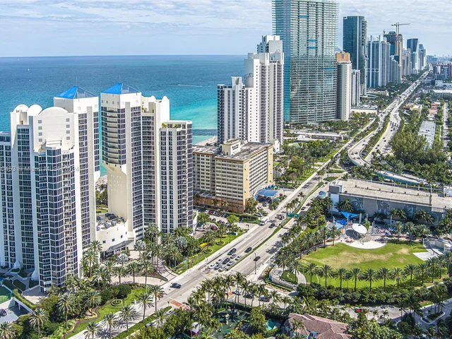 19333 Collins Ave, Sunny Isles Beach FL 33160