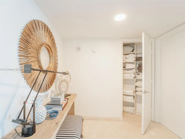 19333 Collins Ave, Sunny Isles Beach FL 33160