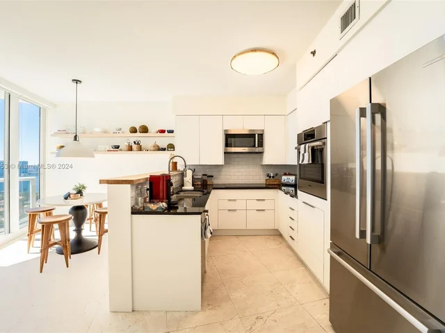 19333 Collins Ave, Sunny Isles Beach FL 33160