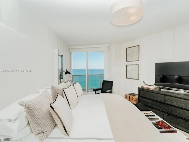 19333 Collins Ave, Sunny Isles Beach FL 33160