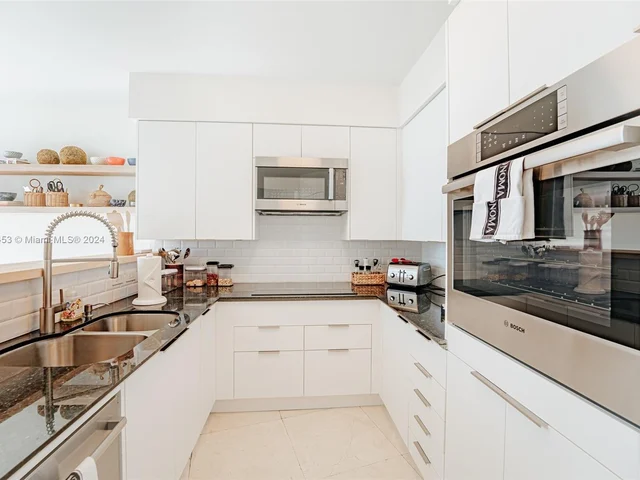 19333 Collins Ave, Sunny Isles Beach FL 33160