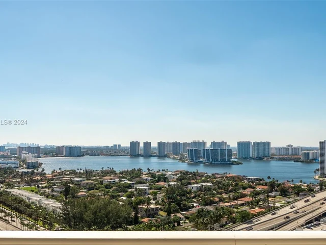 19333 Collins Ave, Sunny Isles Beach FL 33160