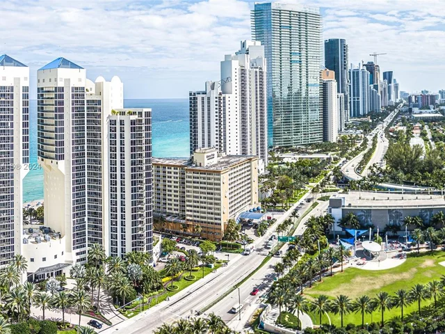 19333 Collins Ave, Sunny Isles Beach FL 33160