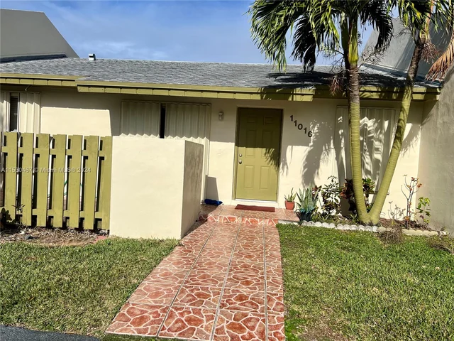 11016 SW 123rd Pl, Miami FL 33186