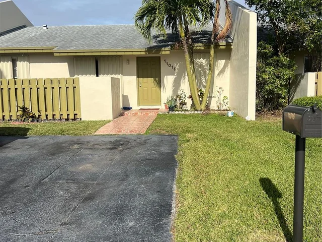 11016 SW 123rd Pl, Miami FL 33186