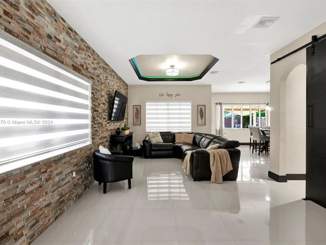 16634 SW 50th Ter, Miami FL 33185