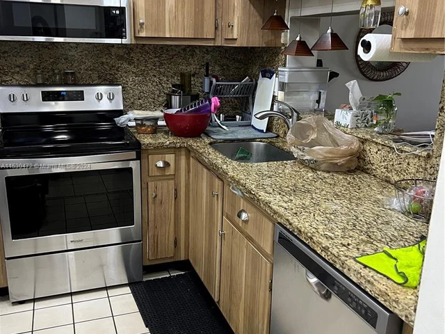 10865 SW 112th Ave # 212, Miami FL 33176