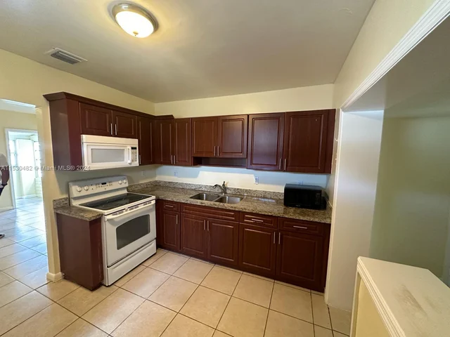 1884 NW 52nd St # 1884, Miami FL 33142