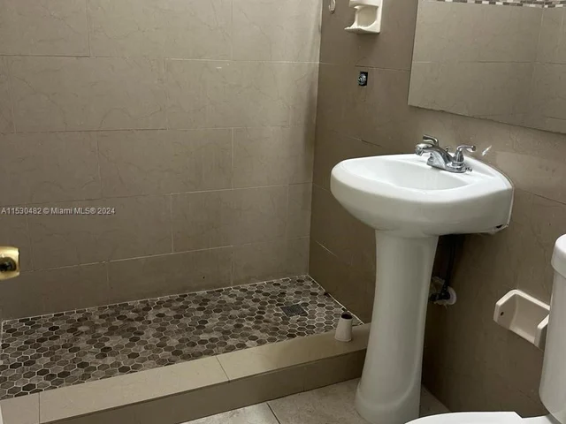 1884 NW 52nd St # 1884, Miami FL 33142