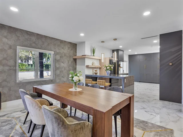 4431 Alton Rd, Miami Beach FL 33140