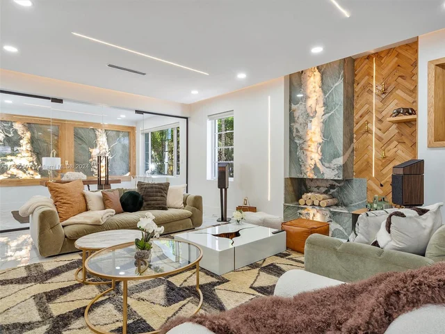 4431 Alton Rd, Miami Beach FL 33140