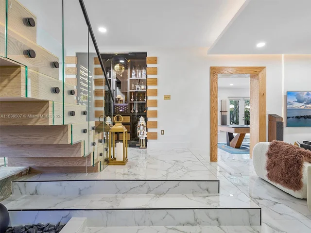 4431 Alton Rd, Miami Beach FL 33140