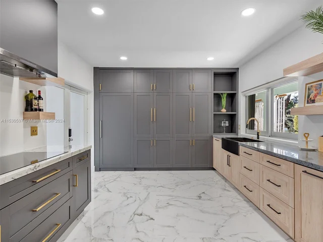 4431 Alton Rd, Miami Beach FL 33140