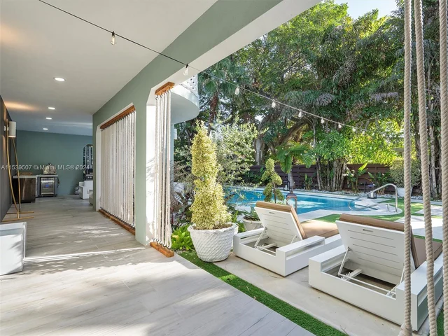 4431 Alton Rd, Miami Beach FL 33140