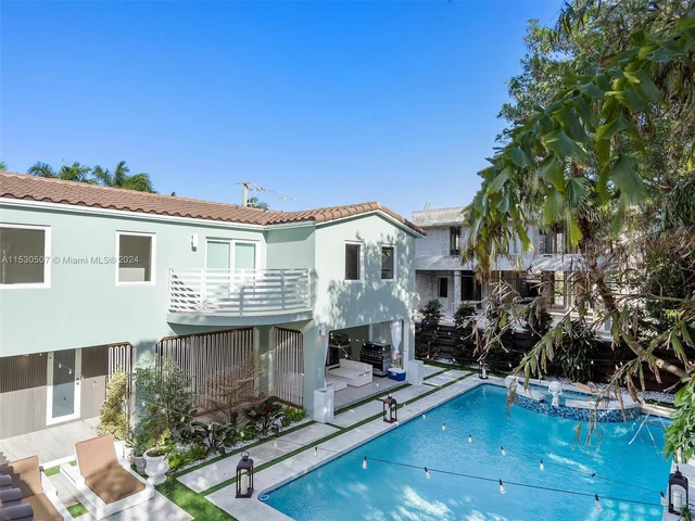 4431 Alton Rd, Miami Beach FL 33140