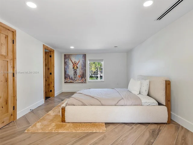 4431 Alton Rd, Miami Beach FL 33140