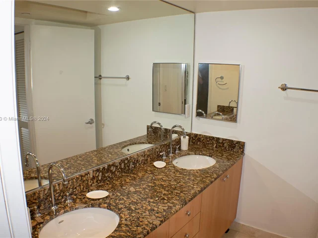 6917 Collins Ave # 722, Miami Beach FL 33141