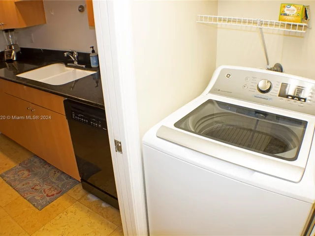 6917 Collins Ave # 722, Miami Beach FL 33141