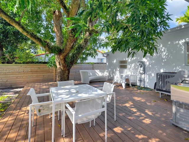 742 NE 81st St, Miami FL 33138