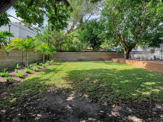 742 NE 81st St, Miami FL 33138