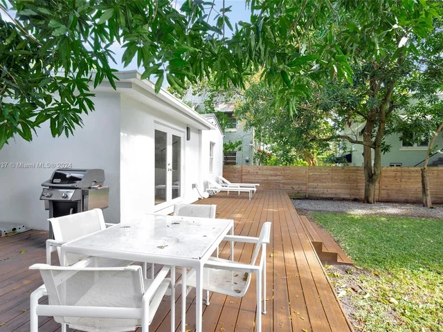 742 NE 81st St, Miami FL 33138