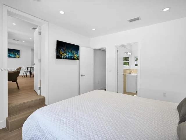 742 NE 81st St, Miami FL 33138