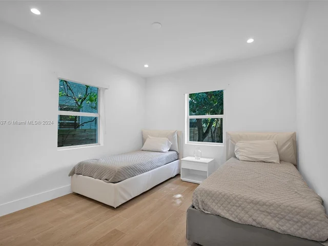 742 NE 81st St, Miami FL 33138