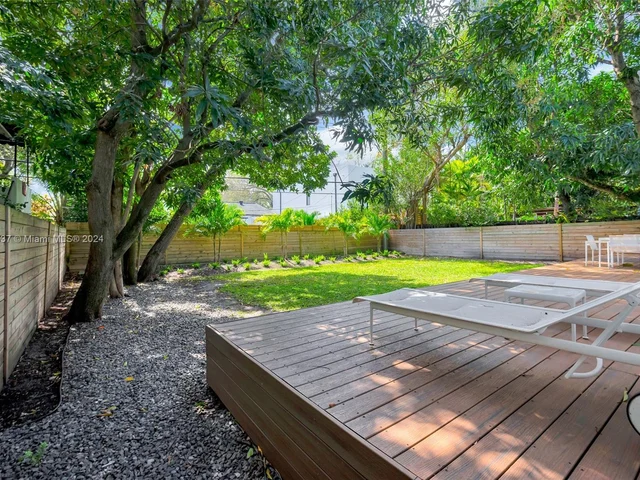 742 NE 81st St, Miami FL 33138