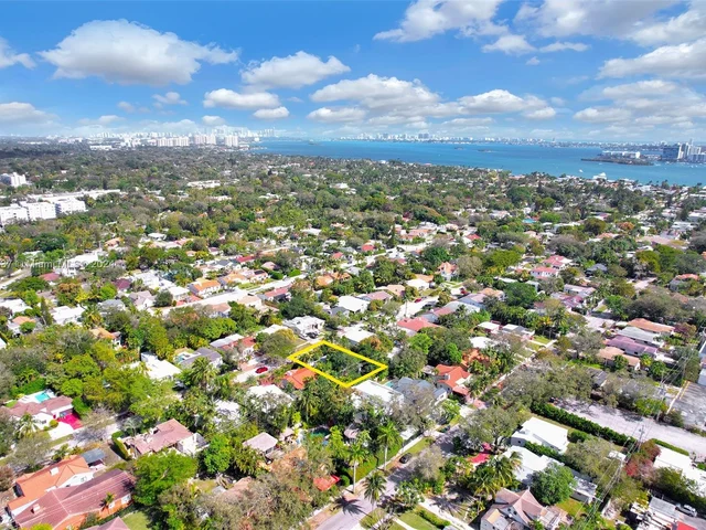 742 NE 81st St, Miami FL 33138