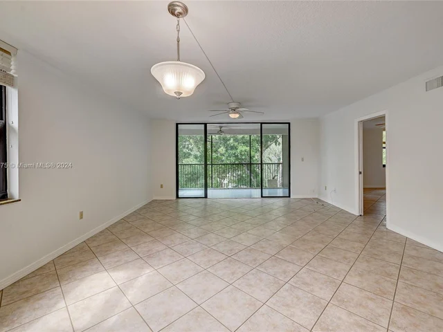 6800 Cypress Rd # 506, Plantation FL 33317