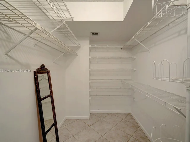 6800 Cypress Rd # 506, Plantation FL 33317