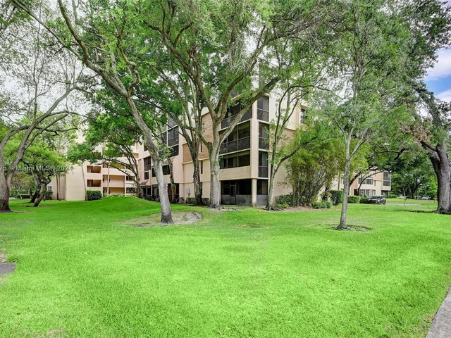 6800 Cypress Rd # 506, Plantation FL 33317