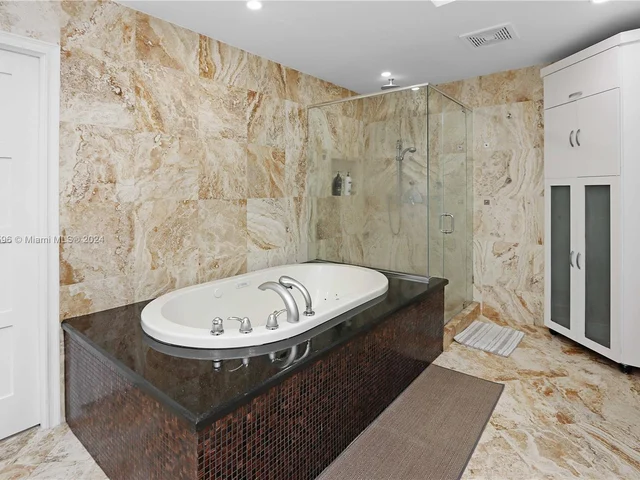 930 Jefferson St, Hollywood FL 33019